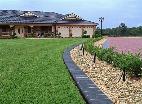 Seville Front Lawn Driveway