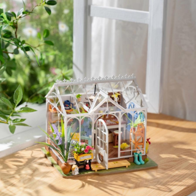 DIY Miniature House Kit: Dreamy Garden